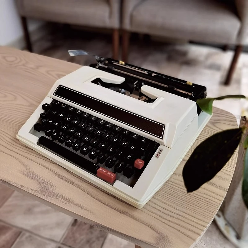 Macchina da Scrivere Bianca In - Power Tools English recensione e prezzo